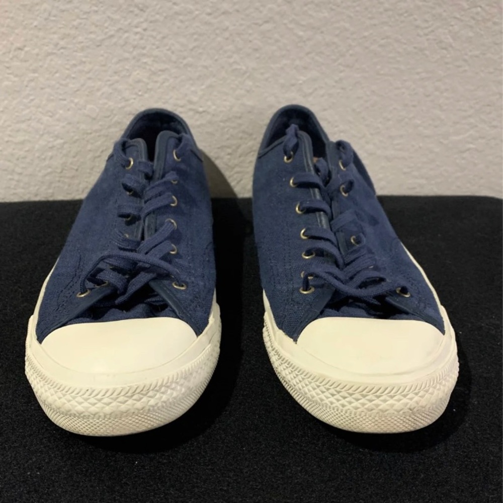 Converse Low Shoes